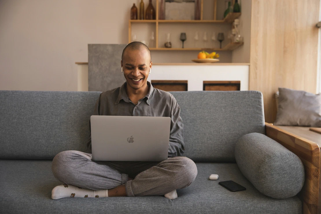 CRM voor zzp'ers: gratis, met je projecten en uren erbij | FlowQi