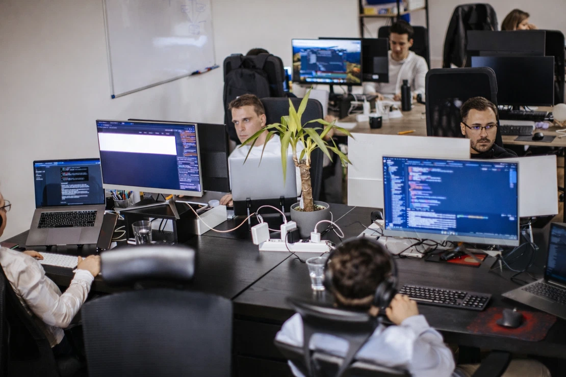 IT ekibi FlowQi'de bir migrasyon projesi planlıyor